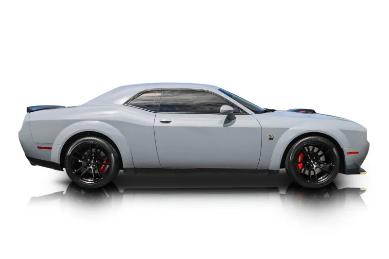 An incredible side shot photo of aDodge Challenger that you should buy.