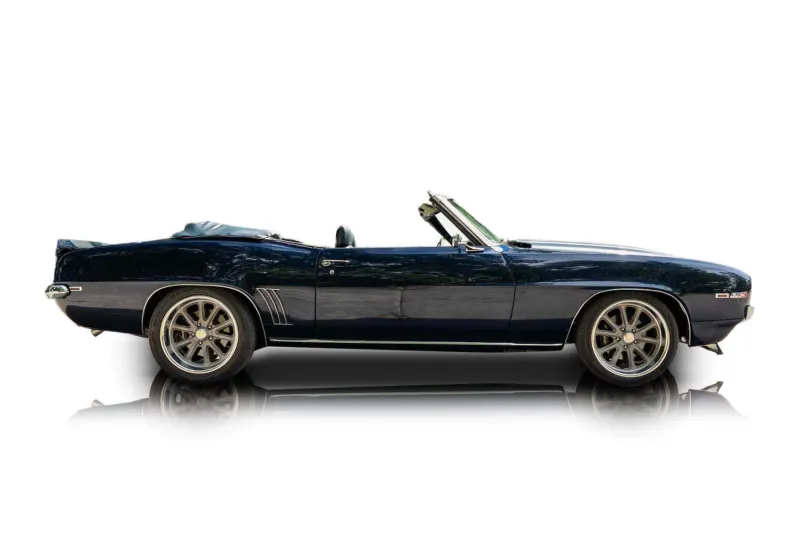 An incredible side shot photo of aChevrolet Camaro that you should buy.