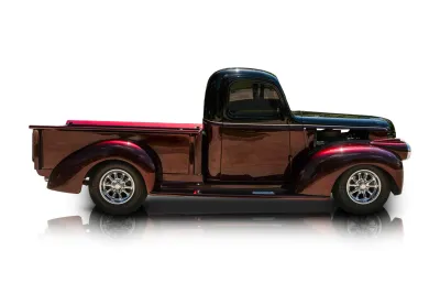 Passenger side photo of 1946 GMC EC101