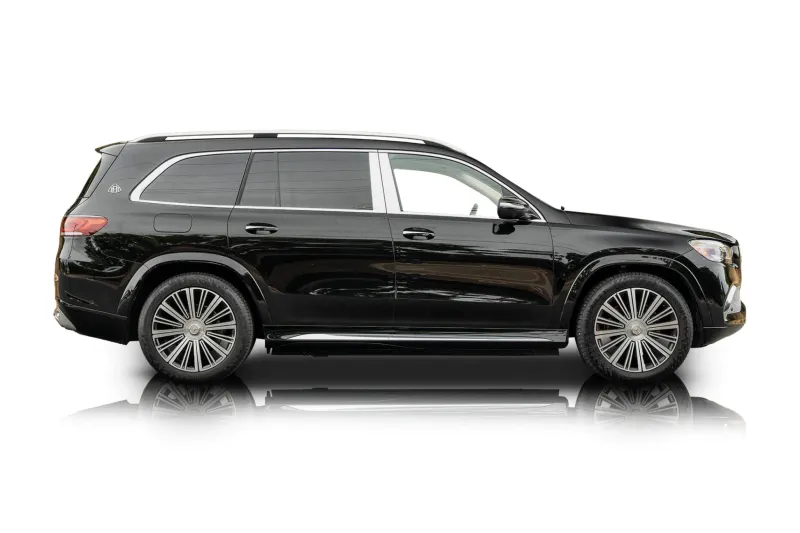 An incredible side shot photo of aMercedes-Benz Maybach GLS600 that you should buy.