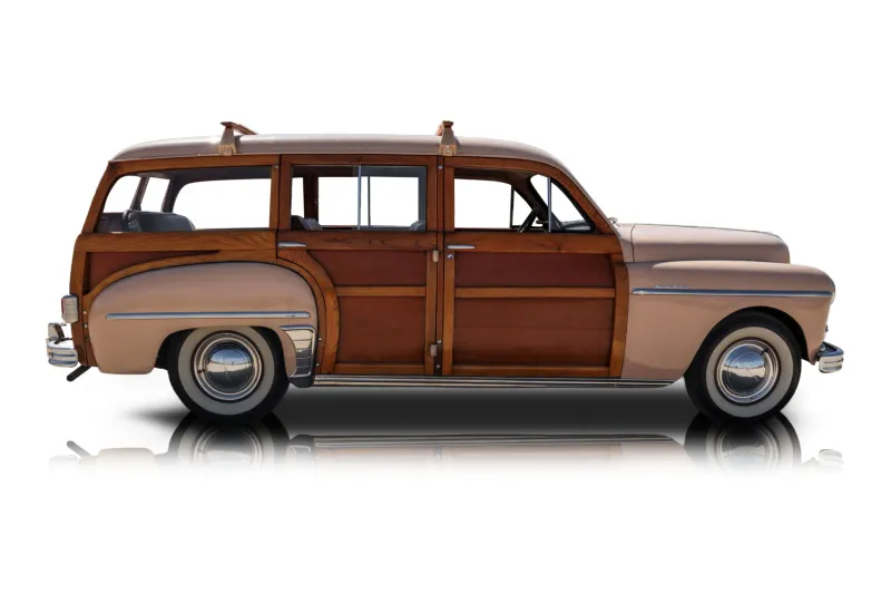 An incredible side shot photo of aPlymouth Deluxe PE Model that you should buy.