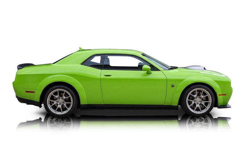 An incredible side shot photo of aDodge Challenger that you should buy.