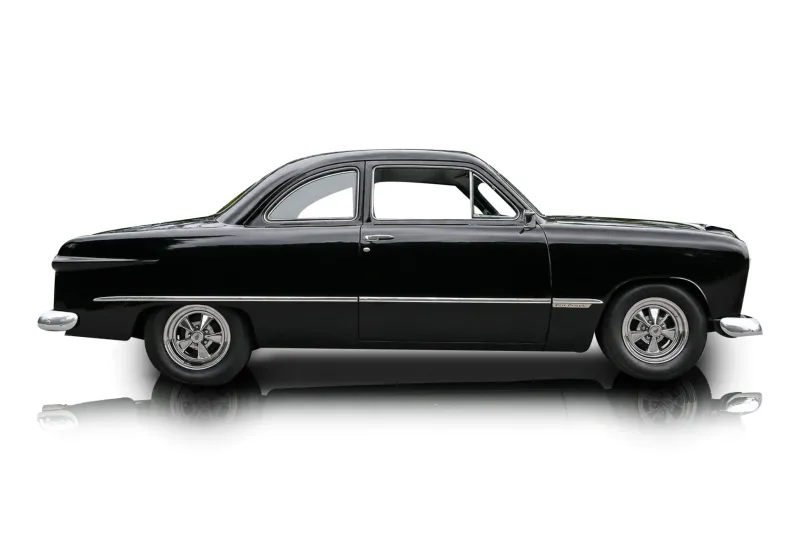 An incredible side shot photo of aFord Custom that you should buy.