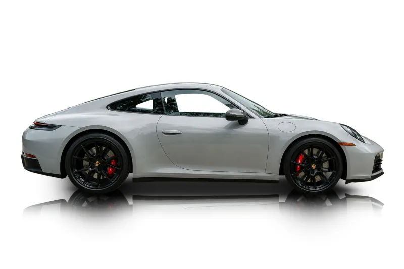 An incredible side shot photo of aPorsche 911 that you should buy.