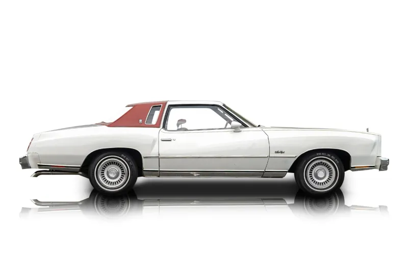 An incredible side shot photo of aChevrolet Monte Carlo that you should buy.