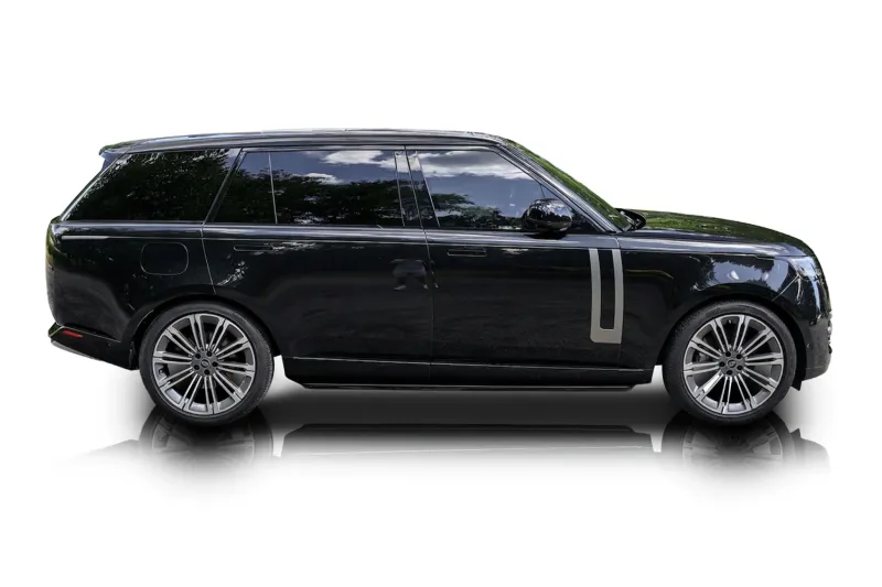 An incredible side shot photo of aLand Rover Range Rover that you should buy.