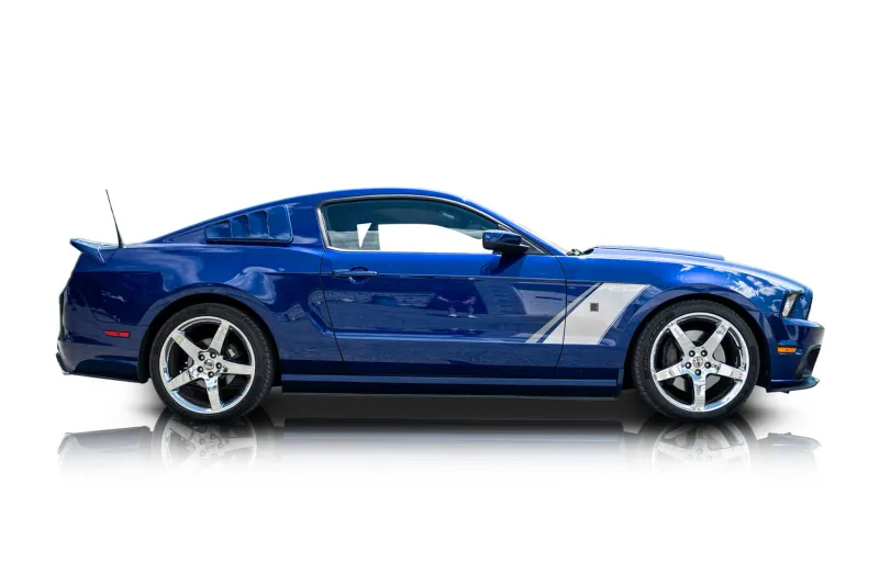 An incredible side shot photo of aFord Mustang that you should buy.
