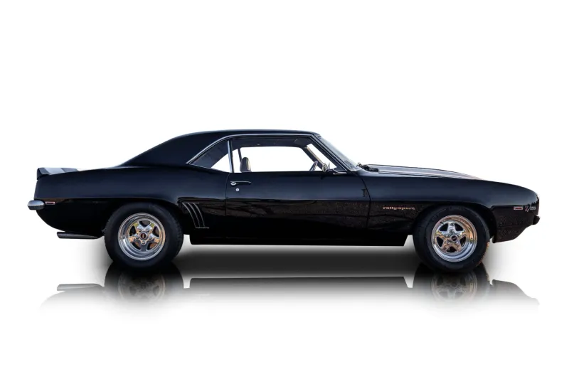 An incredible side shot photo of aChevrolet Camaro that you should buy.