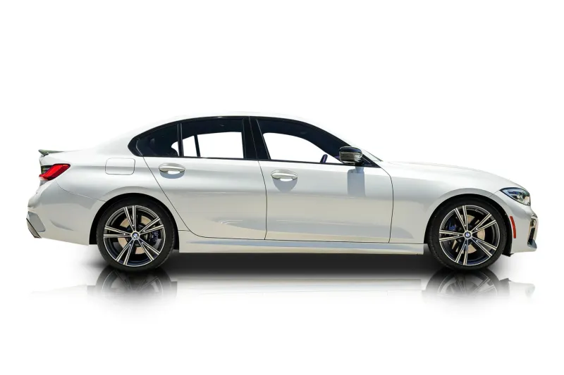 An incredible side shot photo of aBMW M340i that you should buy.
