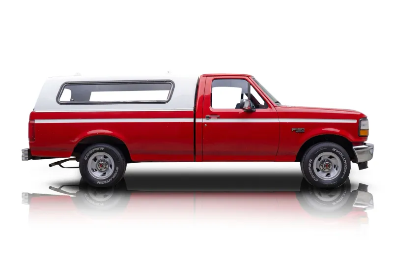An incredible side shot photo of aFord F-150 that you should buy.