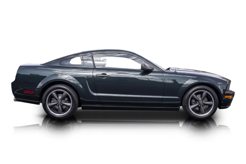 An incredible side shot photo of aFord Mustang that you should buy.