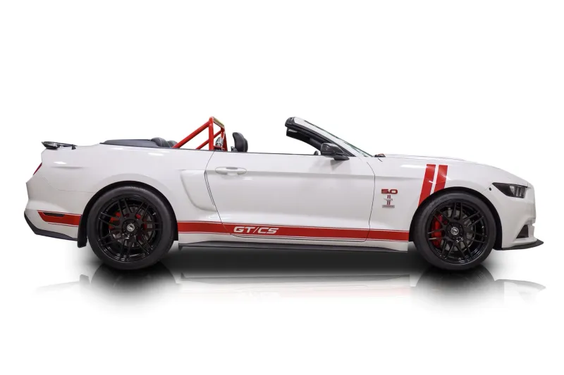 An incredible side shot photo of aFord Mustang that you should buy.