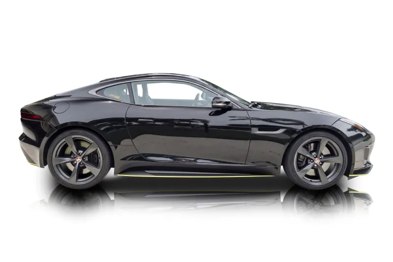 An incredible side shot photo of aJaguar F-Type that you should buy.