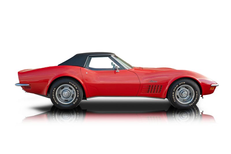 An incredible side shot photo of aChevrolet Corvette that you should buy.