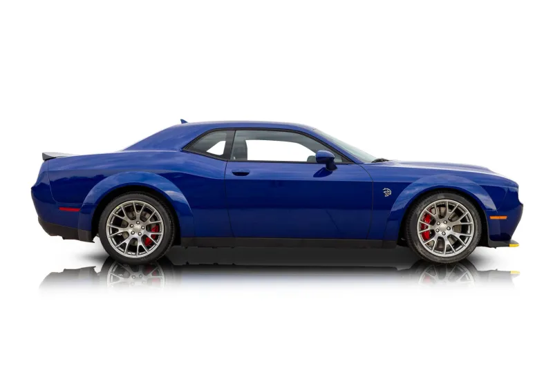 An incredible side shot photo of aDodge Challenger that you should buy.