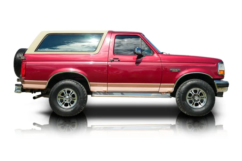 An incredible side shot photo of aFord Bronco that you should buy.