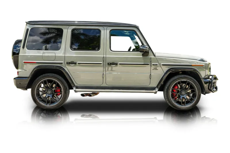 An incredible side shot photo of aMercedes-Benz G63 AMG that you should buy.