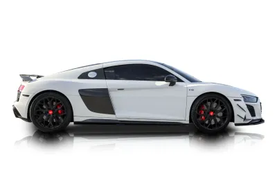 Passenger side photo of 2021 Audi R8