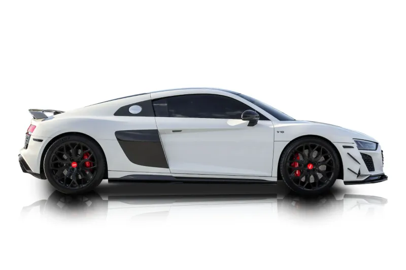 An incredible side shot photo of aAudi R8 that you should buy.
