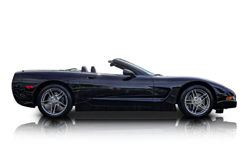 An incredible side shot photo of aChevrolet Corvette that you should buy.