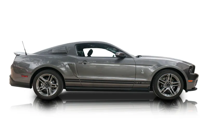 An incredible side shot photo of aFord Mustang that you should buy.