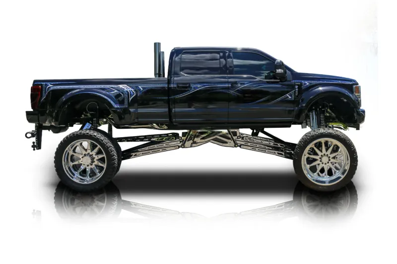 An incredible side shot photo of aFord F-450 that you should buy.