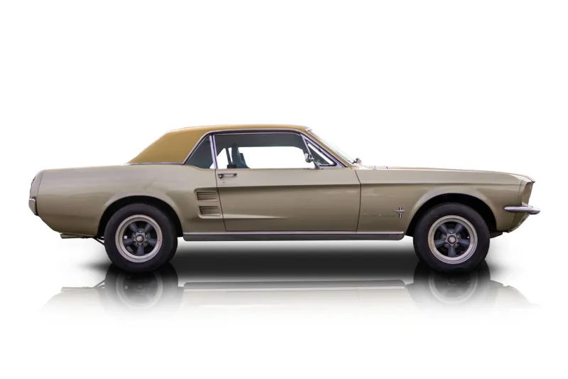 An incredible side shot photo of aFord Mustang that you should buy.