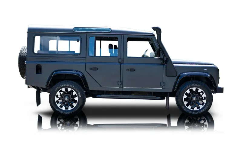 An incredible side shot photo of aLand Rover Defender 110 that you should buy.