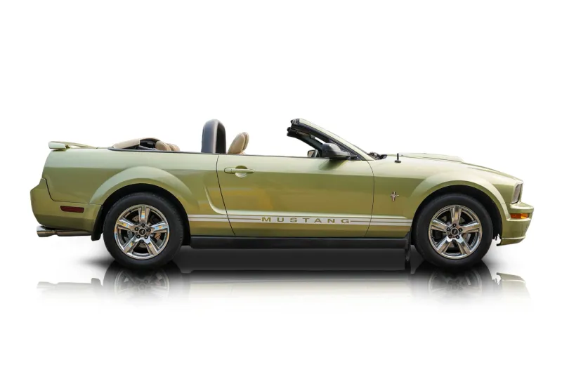 An incredible side shot photo of aFord Mustang that you should buy.