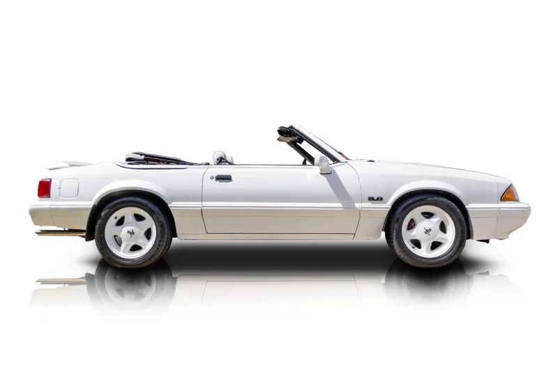 An incredible side shot photo of aFord Mustang that you should buy.