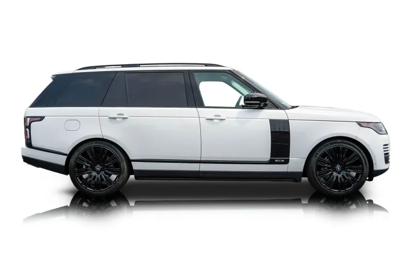 An incredible side shot photo of aLand Rover Range Rover that you should buy.