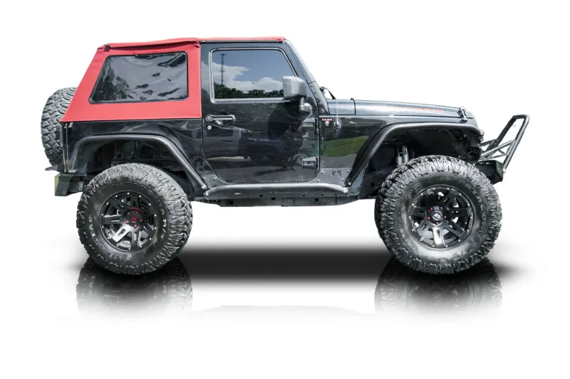 An incredible side shot photo of aJeep Wrangler that you should buy.