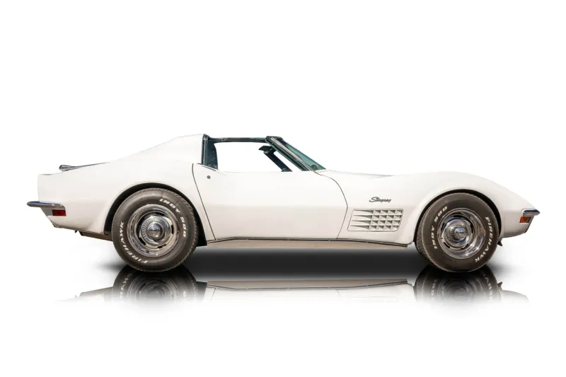 An incredible side shot photo of aChevrolet Corvette that you should buy.