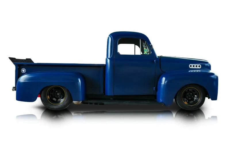 An incredible side shot photo of aFord F-100 that you should buy.