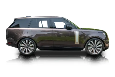 Passenger side photo of 2025 Land Rover Range Rover