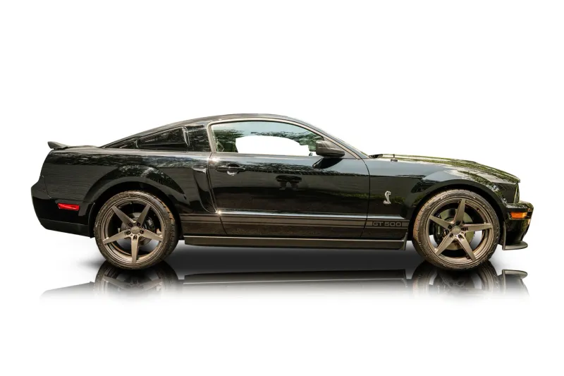 An incredible side shot photo of aFord Mustang that you should buy.