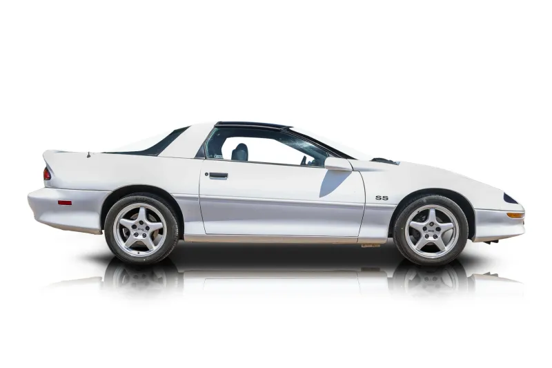 An incredible side shot photo of aChevrolet Camaro that you should buy.