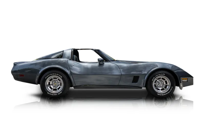 An incredible side shot photo of aChevrolet Corvette that you should buy.