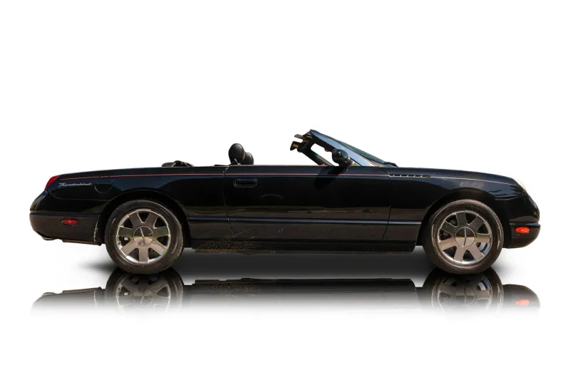 An incredible side shot photo of aFord Thunderbird that you should buy.
