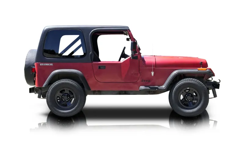An incredible side shot photo of aJeep Wrangler that you should buy.