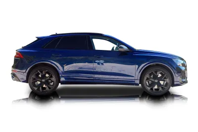 Passenger side photo of 2021 Audi RS Q8