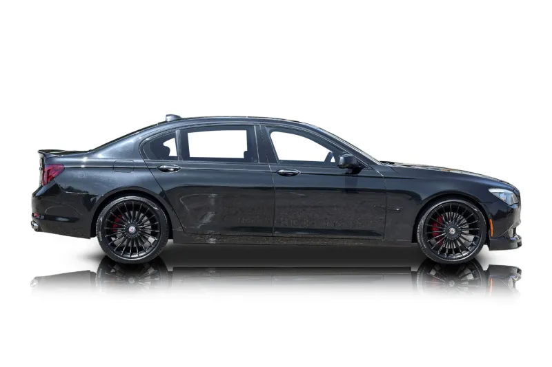 An incredible side shot photo of aBMW Alpina B7 that you should buy.