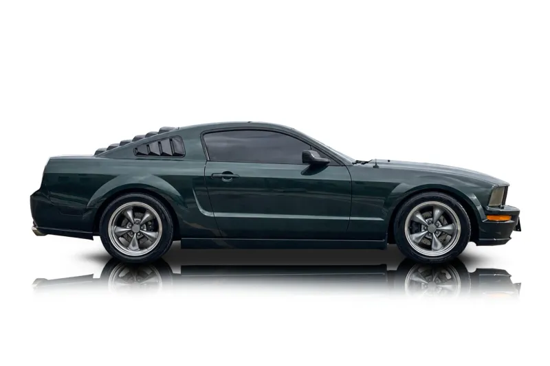 An incredible side shot photo of aFord Mustang that you should buy.