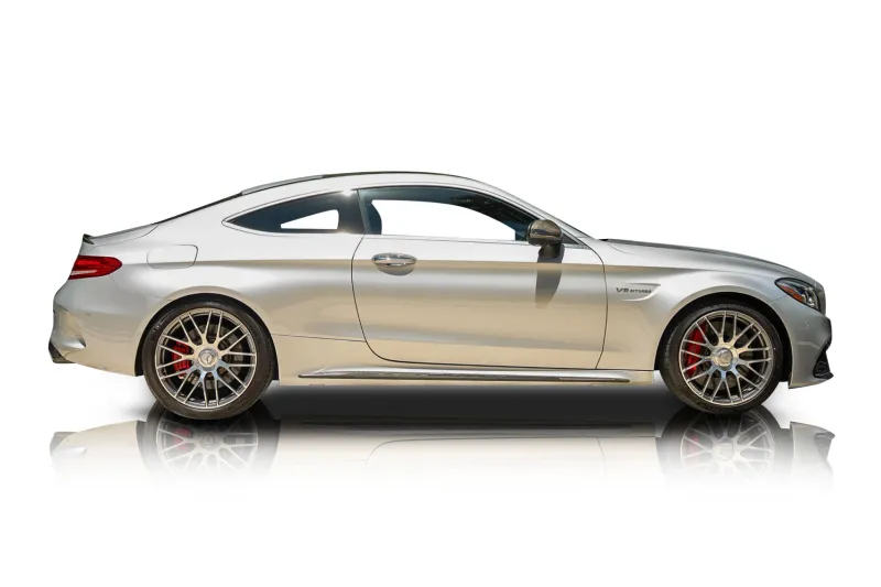 An incredible side shot photo of aMercedes-Benz C63 AMG S that you should buy.