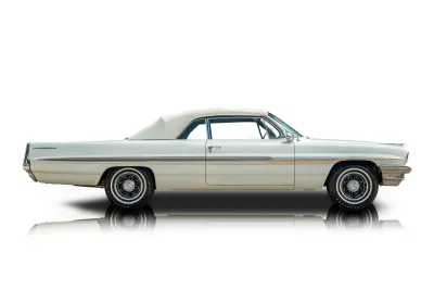 Passenger side photo of 1961 Pontiac Bonneville