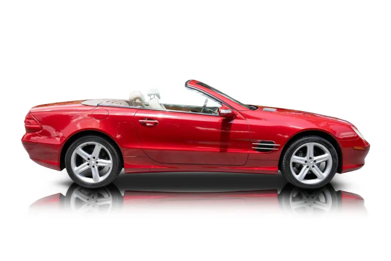 An incredible side shot photo of aMercedes-Benz SL500 that you should buy.