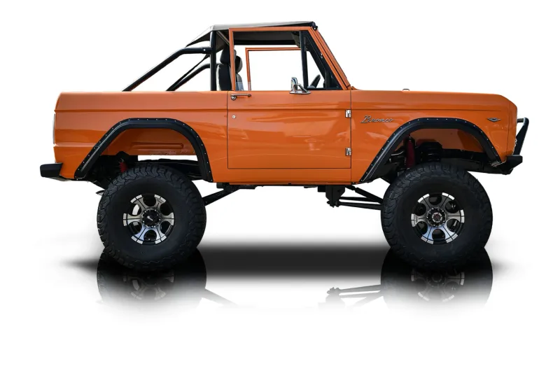 An incredible side shot photo of aFord Bronco that you should buy.