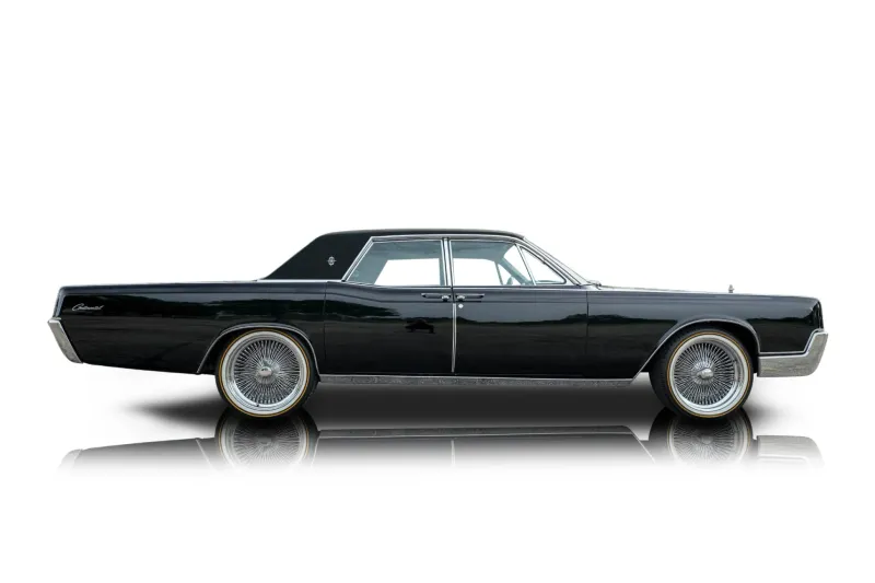 An incredible side shot photo of aLincoln Continental that you should buy.