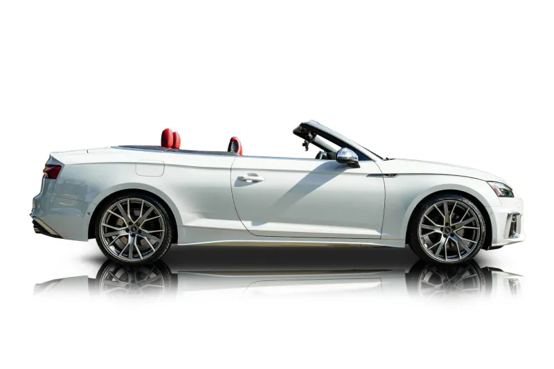 An incredible side shot photo of aAudi S5 that you should buy.
