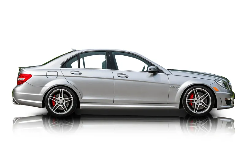 An incredible side shot photo of aMercedes-Benz C63 AMG that you should buy.